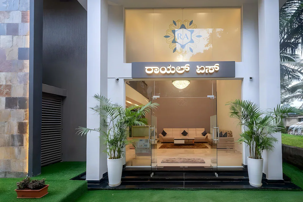 Royal Ace Boutique Hotel 